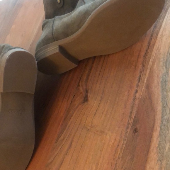 NWOT leather boots - Picture 2 of 3